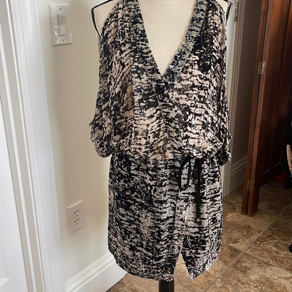 Such a fun date dress.  Gypsy.  Fully lined skirt area.